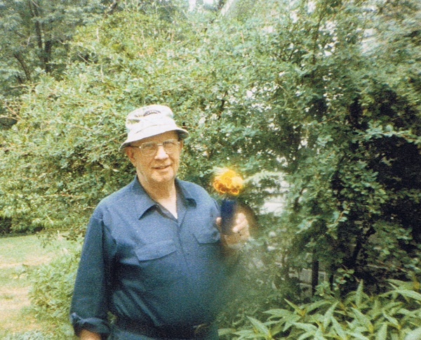 milton-plantgrow-care-for-pansies-9-1988